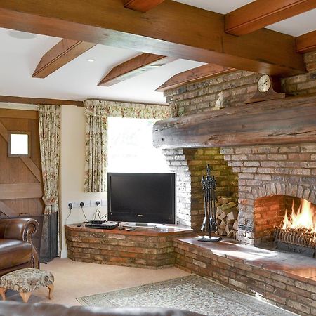 Walled Garden Lodge Ryehill Екстериор снимка