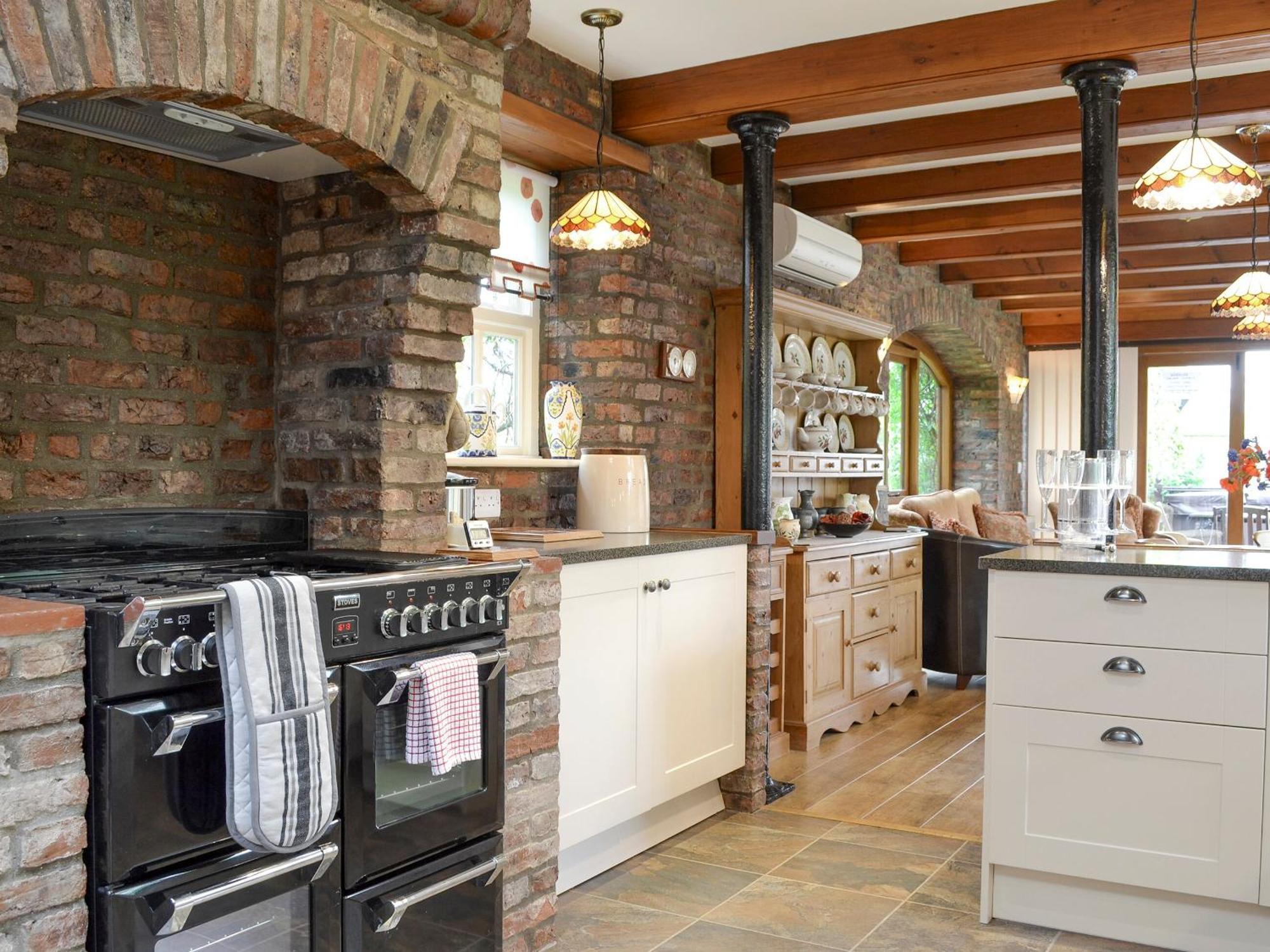 Walled Garden Lodge Ryehill Екстериор снимка